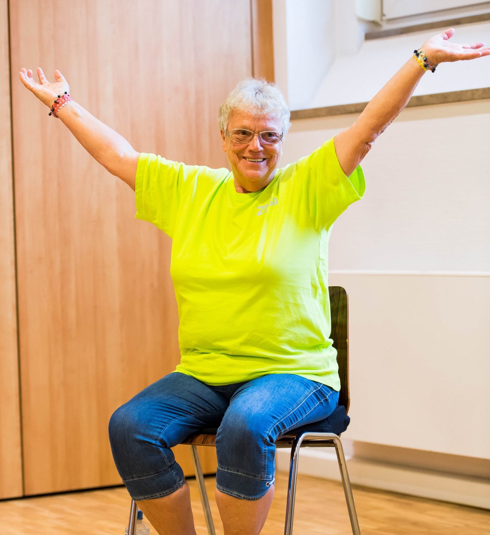 Sitzgymnastik – Gesund und aktiv im Alter