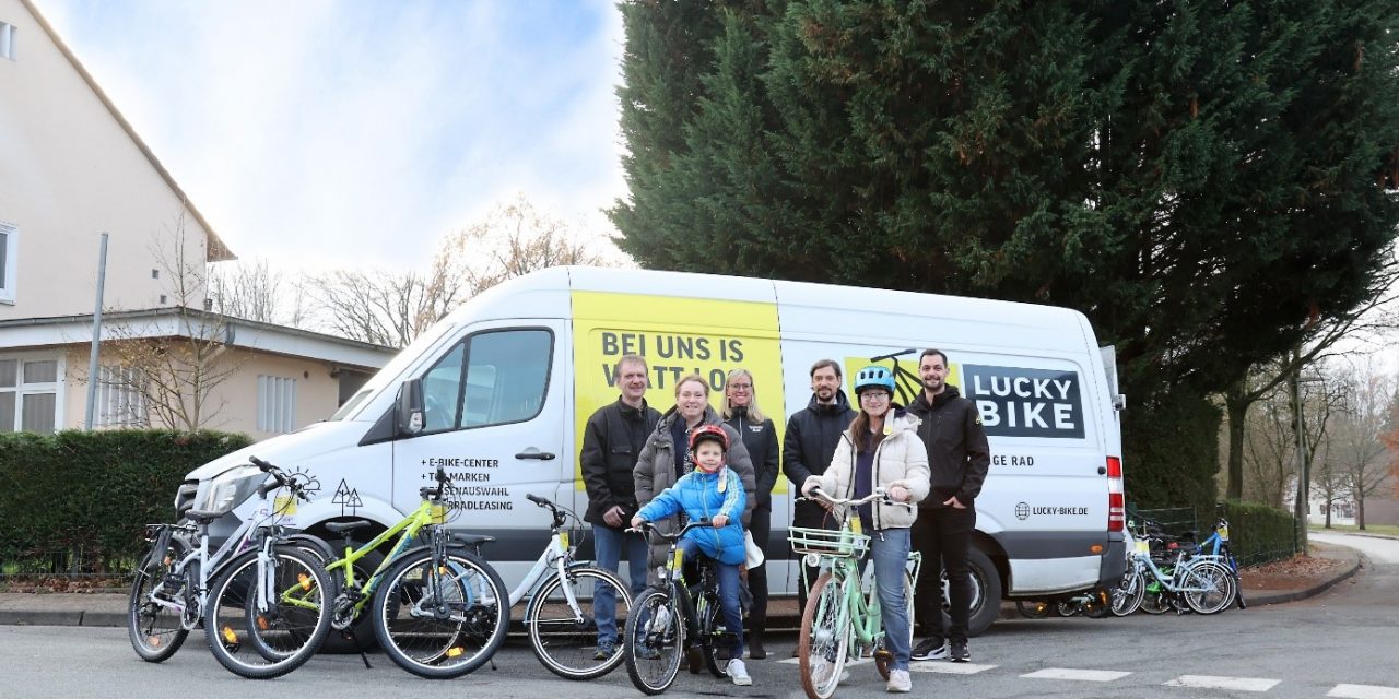 Fahrradspende: TSVE und Lucky Bike übergeben Kinder- und Jugendfahrräder