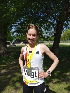 Verena Vogt mit Medaille beim Kopenhagen Marathon