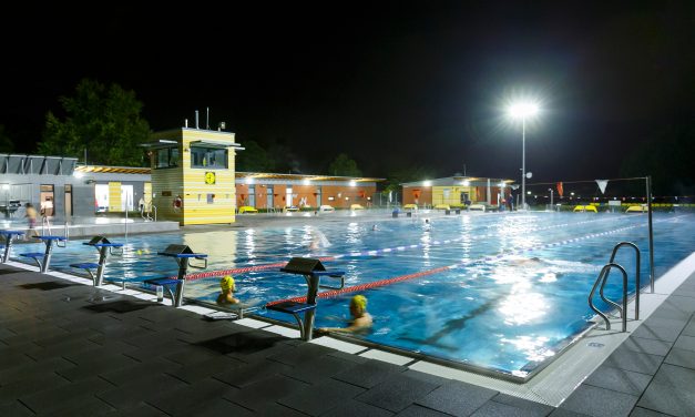Nacht der Lichter: Coburg beendet erfolgreiche Freibadsaison