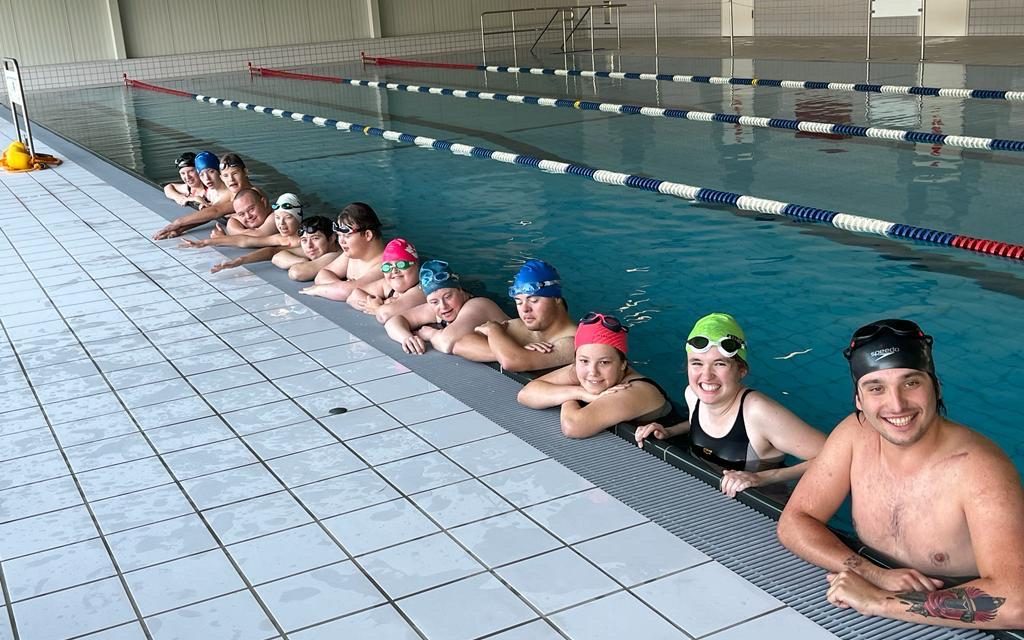 Münsters inklusives Schwimmprojekt bereit für die Special Olympics NRW