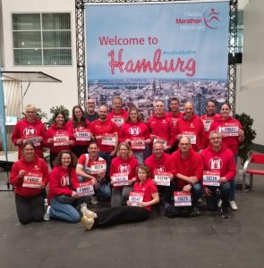 Marathon Hamburg: Teilnehmende holen ihre Startnummern ab