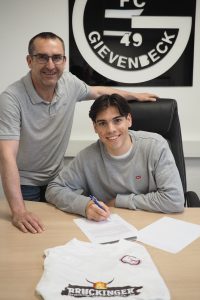 Gentrit Muja unterzeichnet Vertrag beim FCG