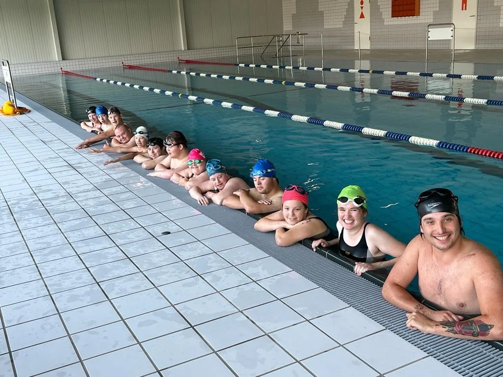 Münsters inklusives Schwimmprojekt bereit für die Special Olympics NRW