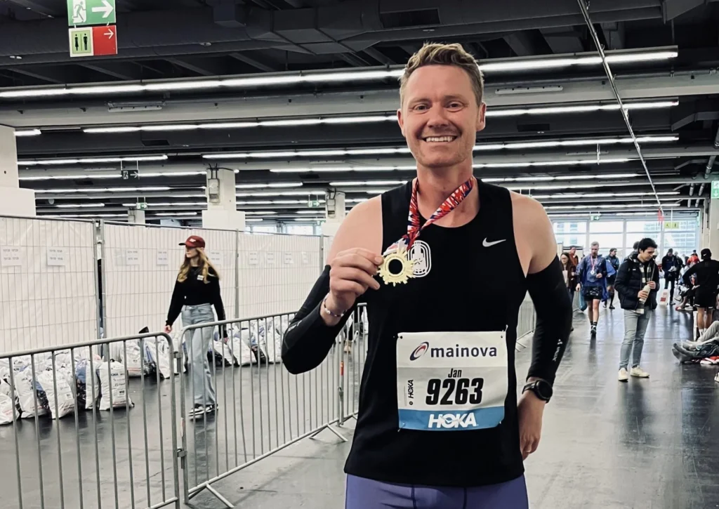 Frankfurt Marathon 2025 – 3:01 Stunden im Alleingang