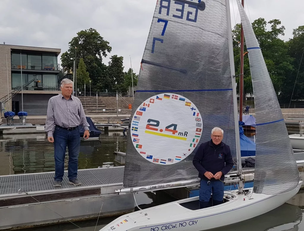 Segellegende Uli Libor (80) testet Boot auf dem Aasee