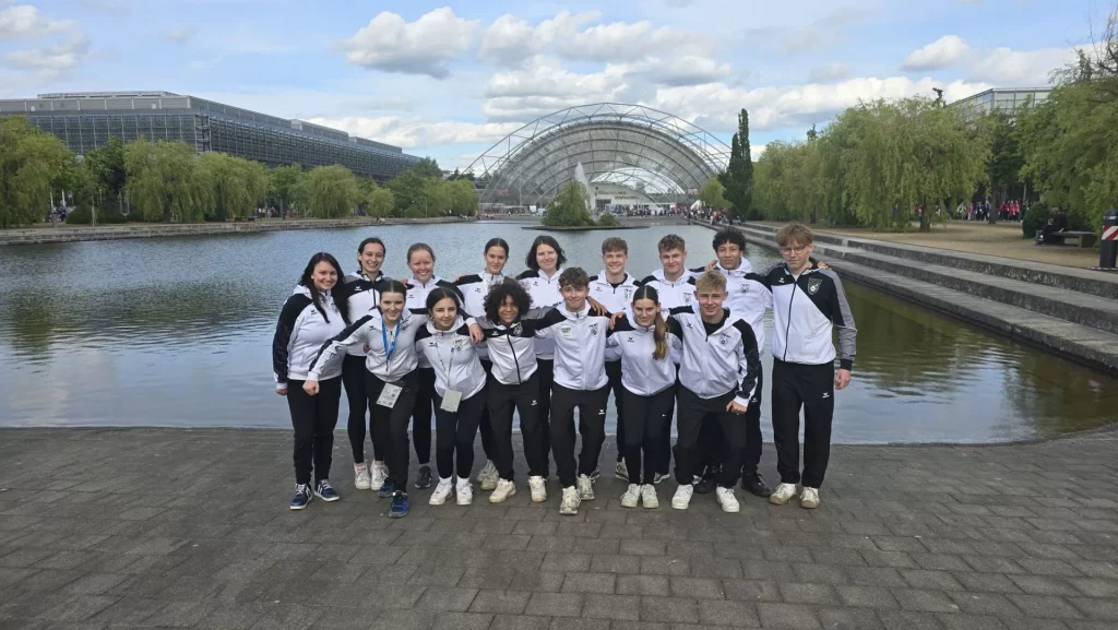 Die Trampoliner glänzen mit Meistertiteln und Jugend-WM-Normen.