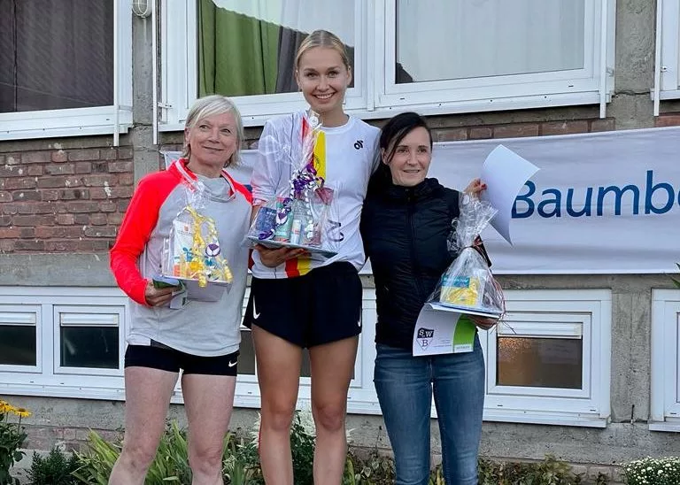 Erfolgreiche Laufsportfreundinnen :-)