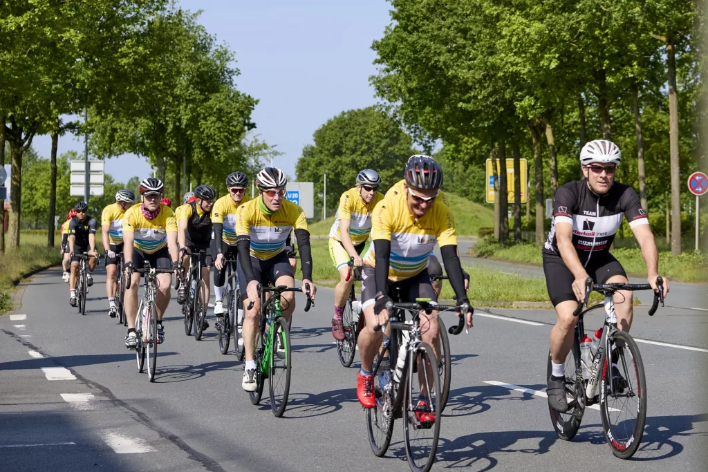 Radfahren für Kinder in Not: Jetzt anmelden für die Rennfietsen-Tour Münsterland 2025