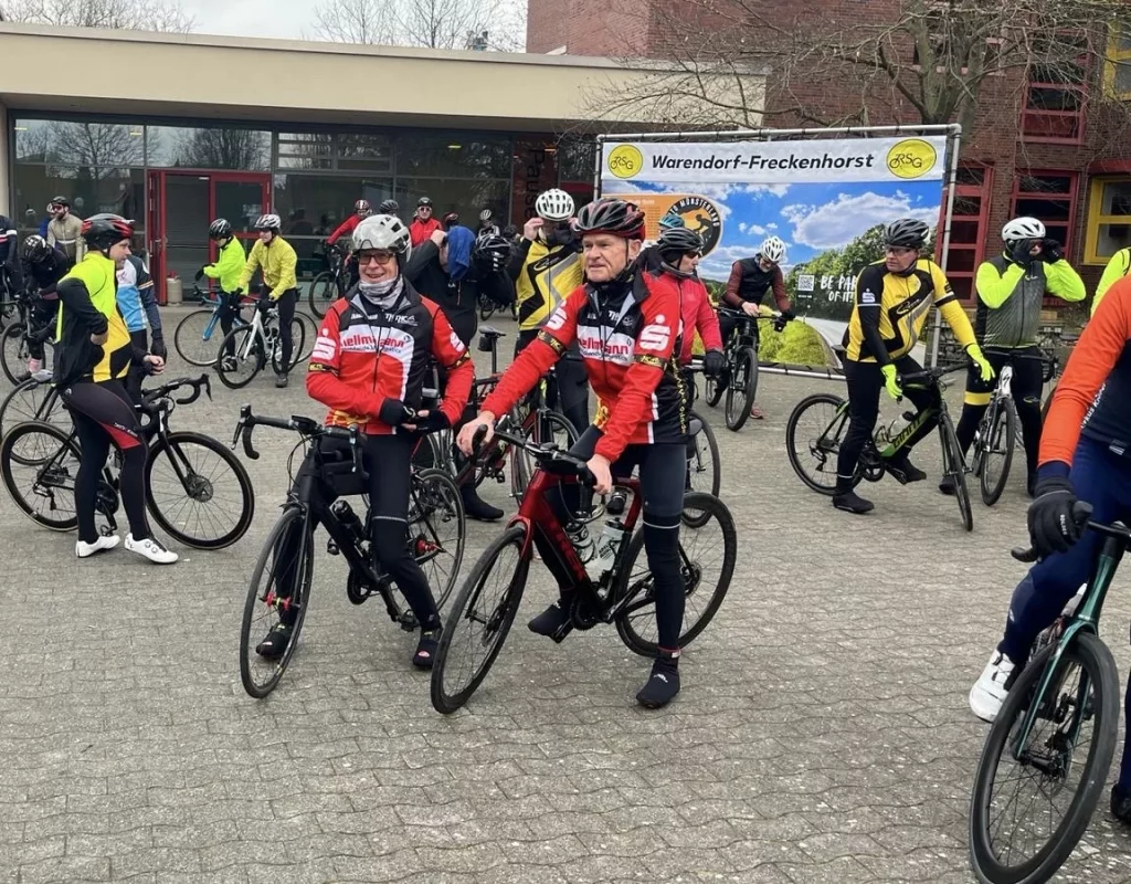 520 Radsportbegeisterte starten in die neue Radsaison 2024
