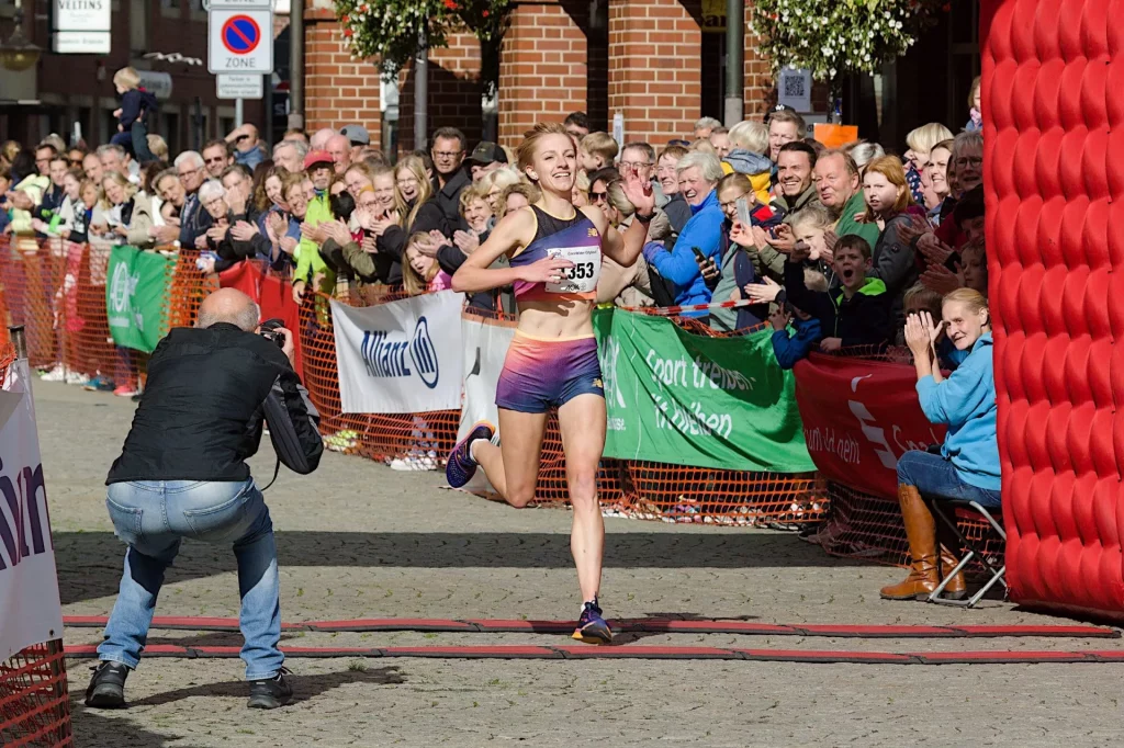 Kerstin Schulze-Kalthoff läuft 5 km-Westfalenrekord